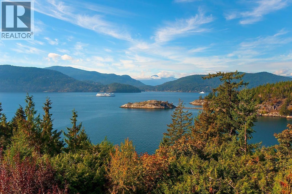 6175 Nelson Avenue, West Vancouver