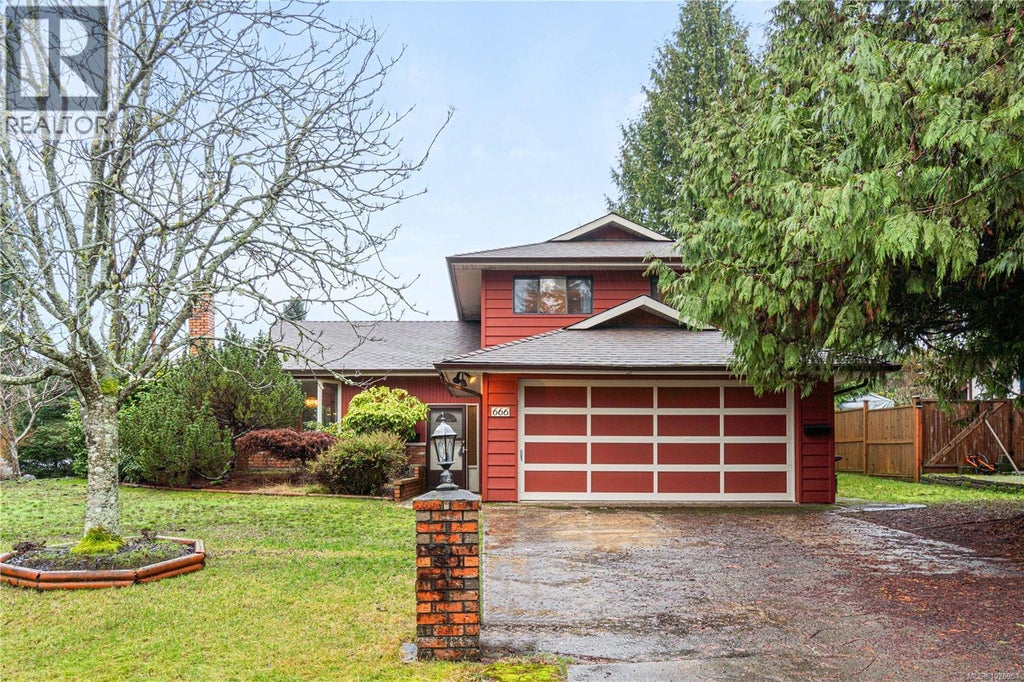 666 Tamarack Drive, Qualicum Beach