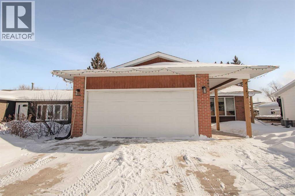 4352 Airport Crescent, Vermilion
