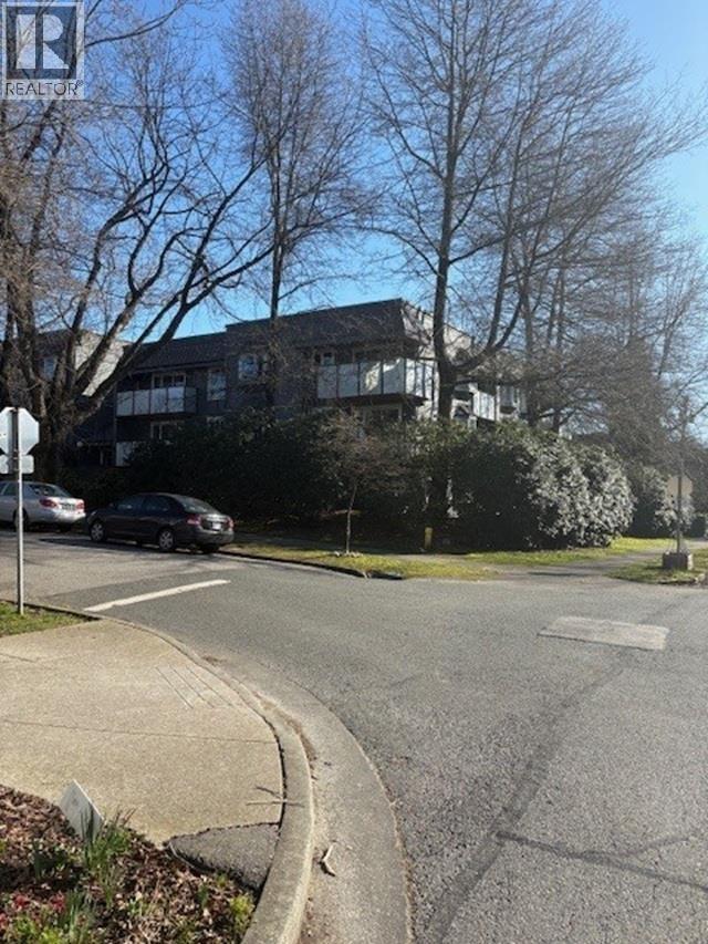 205 2328 Oxford Street, Vancouver