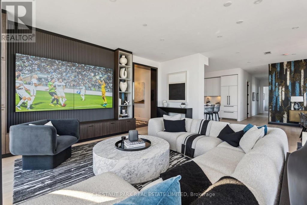 Uph01 - 33 Frederick Todd Way, Toronto (thorncliffe Park)