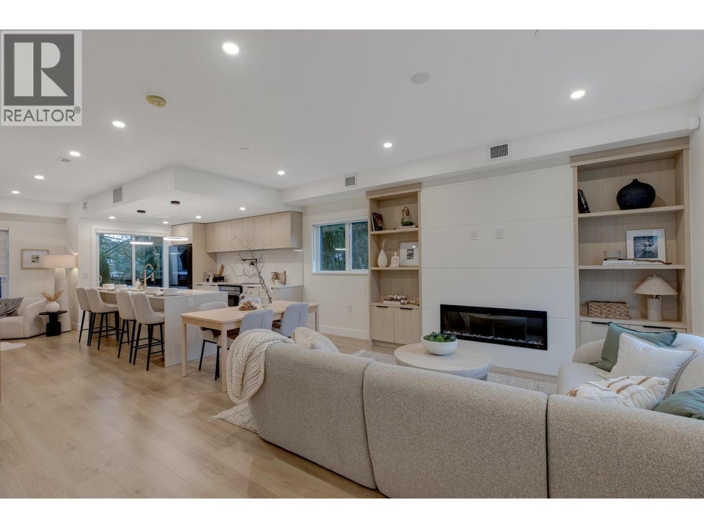 2 339 Keary Street, New Westminster