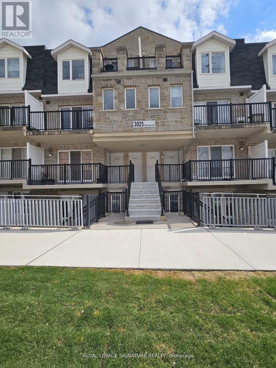 2033 - 3025 Finch Avenue W, Toronto (humbermede)