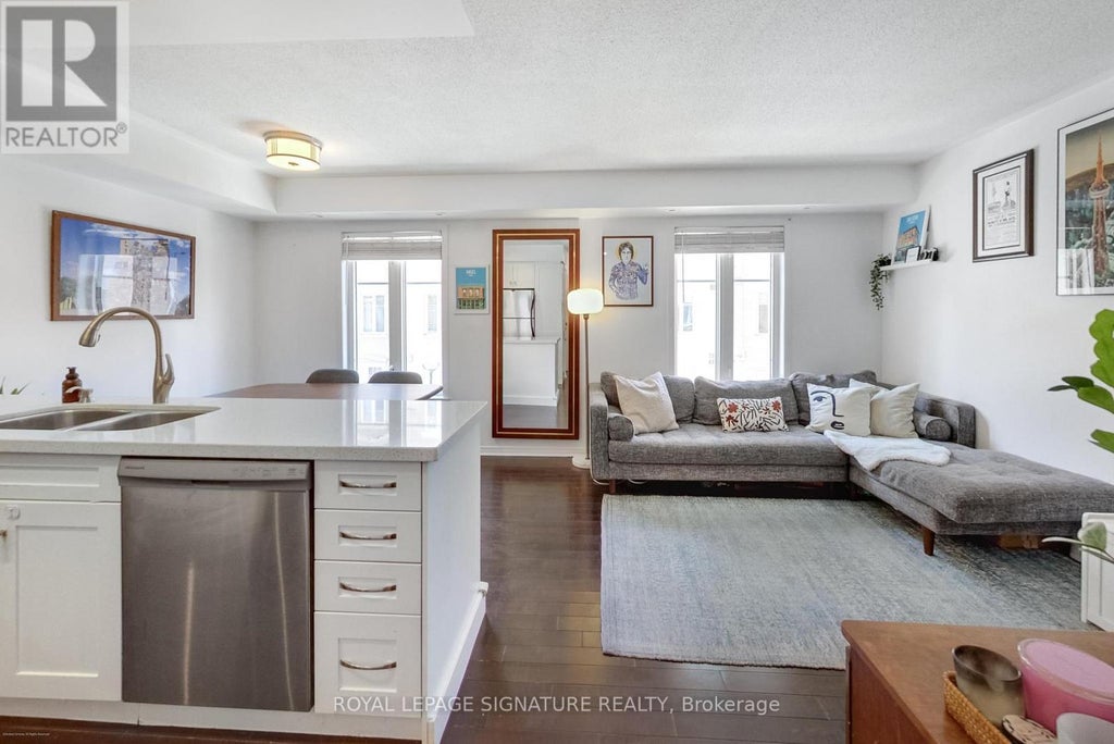 838 - 46 Western Battery Road, Toronto (niagara)