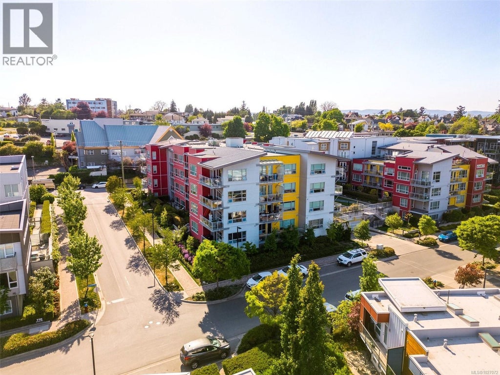 210 785 Tyee Road, Victoria