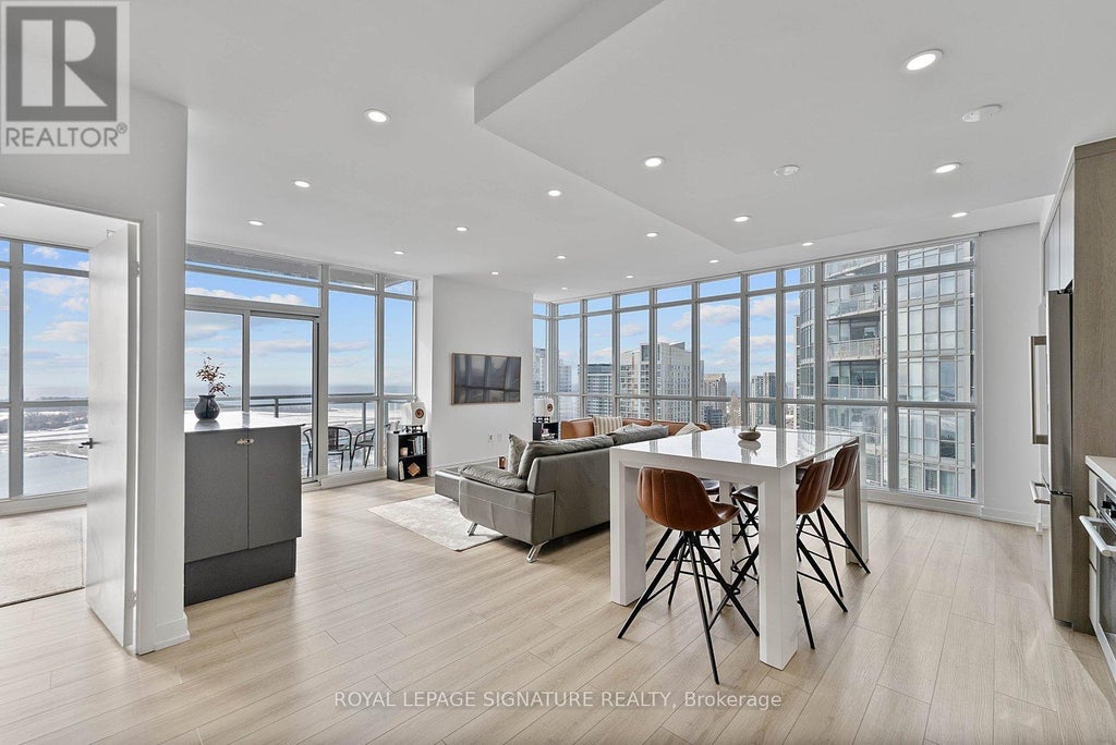 4010 - 15 Iceboat Terrace, Toronto (waterfront Communities)