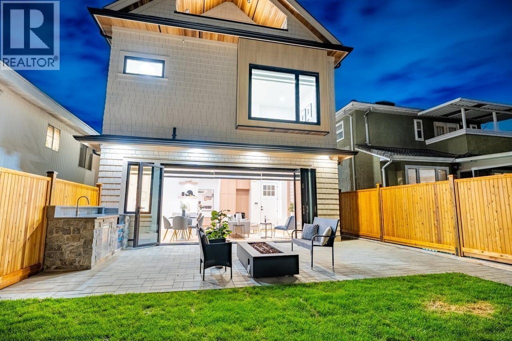 2 5355 Inverness Street, Vancouver