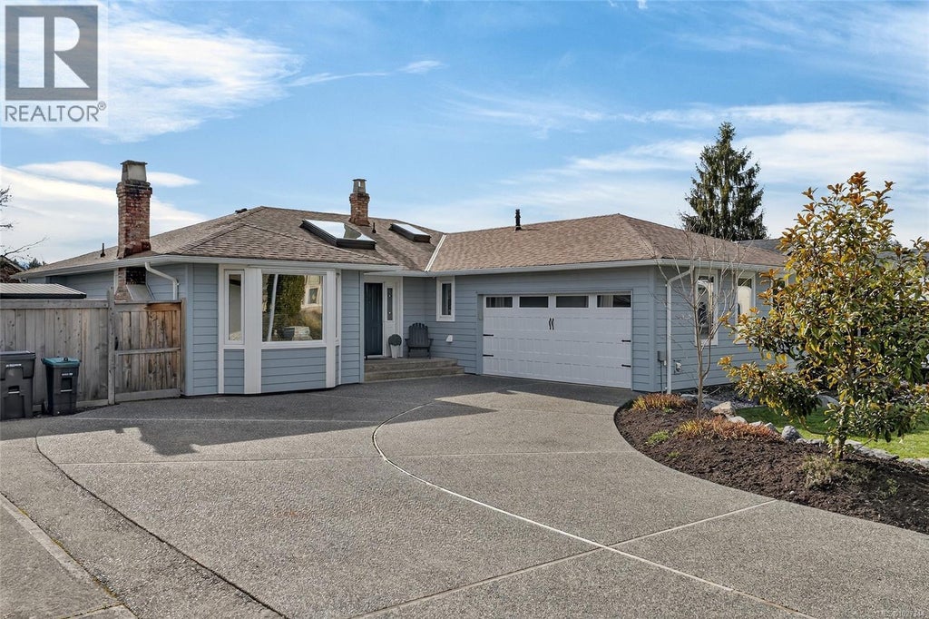 542 Panorama Place, Parksville