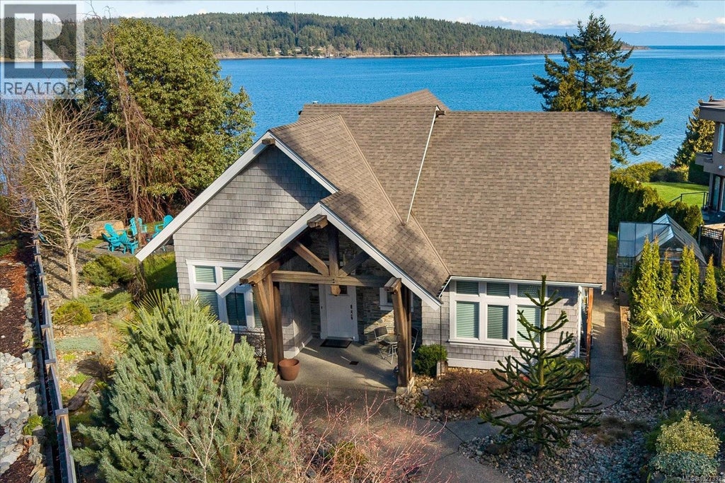 8572 Rumming Road, Lantzville