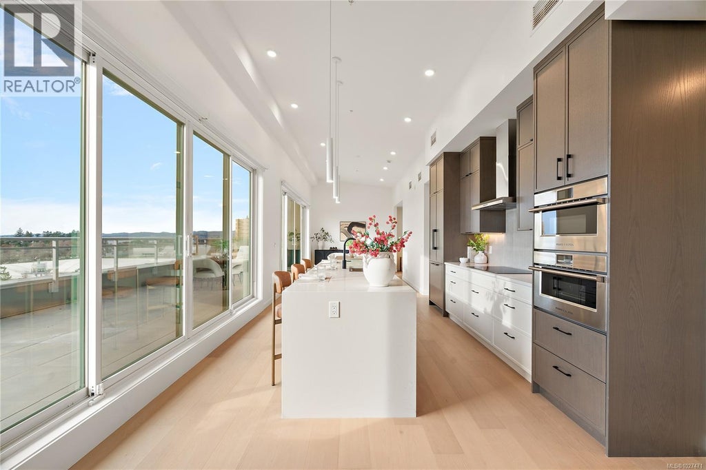 502 1102 Esquimalt Road, Esquimalt