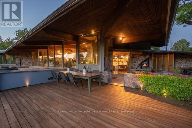 4235 17th Side Road, King