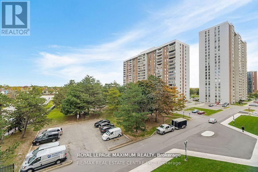 1912 - 15 Kensington Road, Brampton (queen Street Corridor)