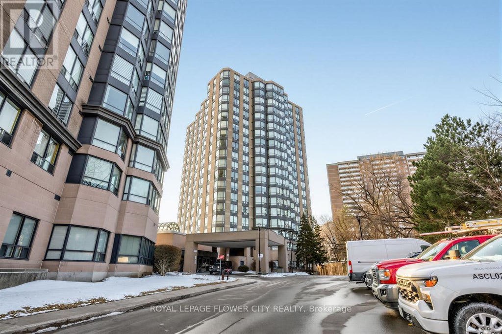 908 - 3 Hickory Tree Road, Toronto (weston)