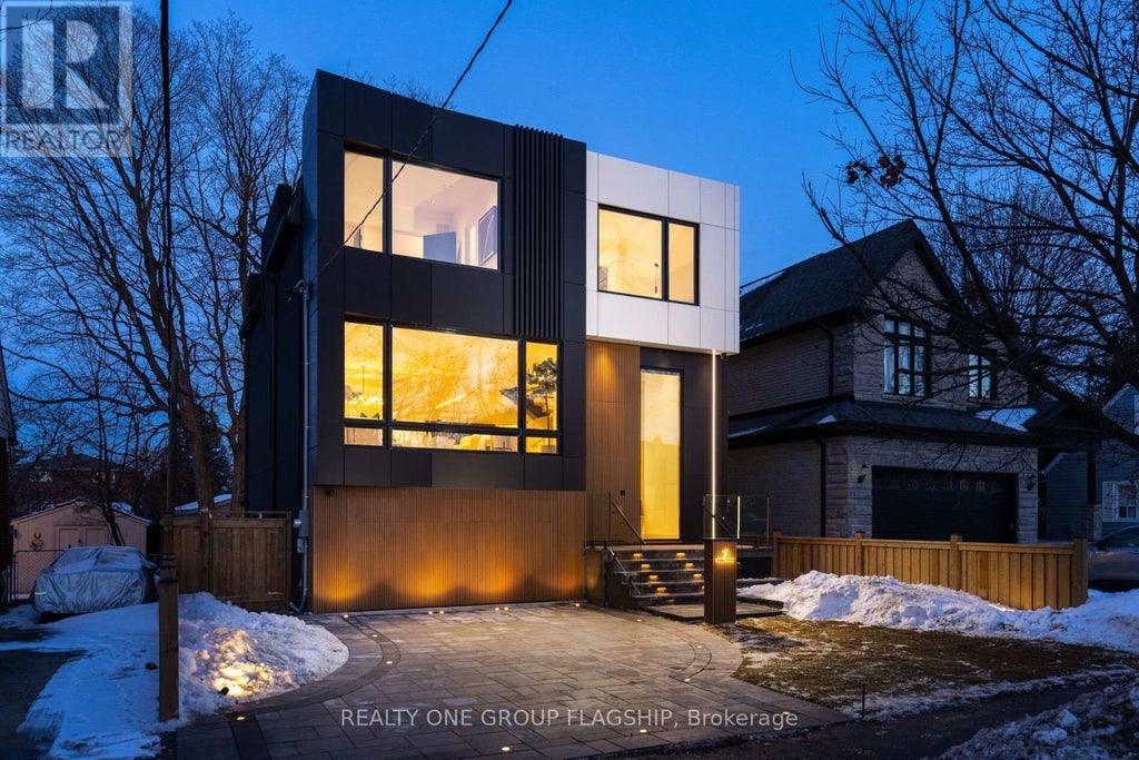 7 Bentley Drive, Toronto (stonegate-Queensway)