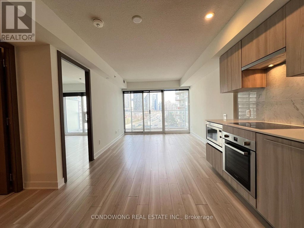 911 - 17 Bathurst Street, Toronto (waterfront Communities)