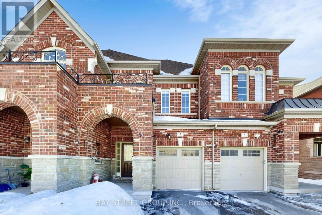 7 Paper Mills Crescent, Richmond Hill (jefferson)