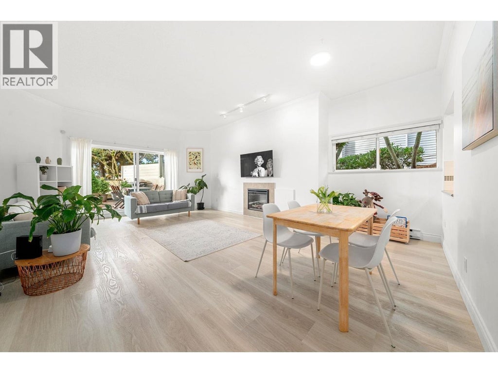 101 2408 Haywood Avenue, West Vancouver