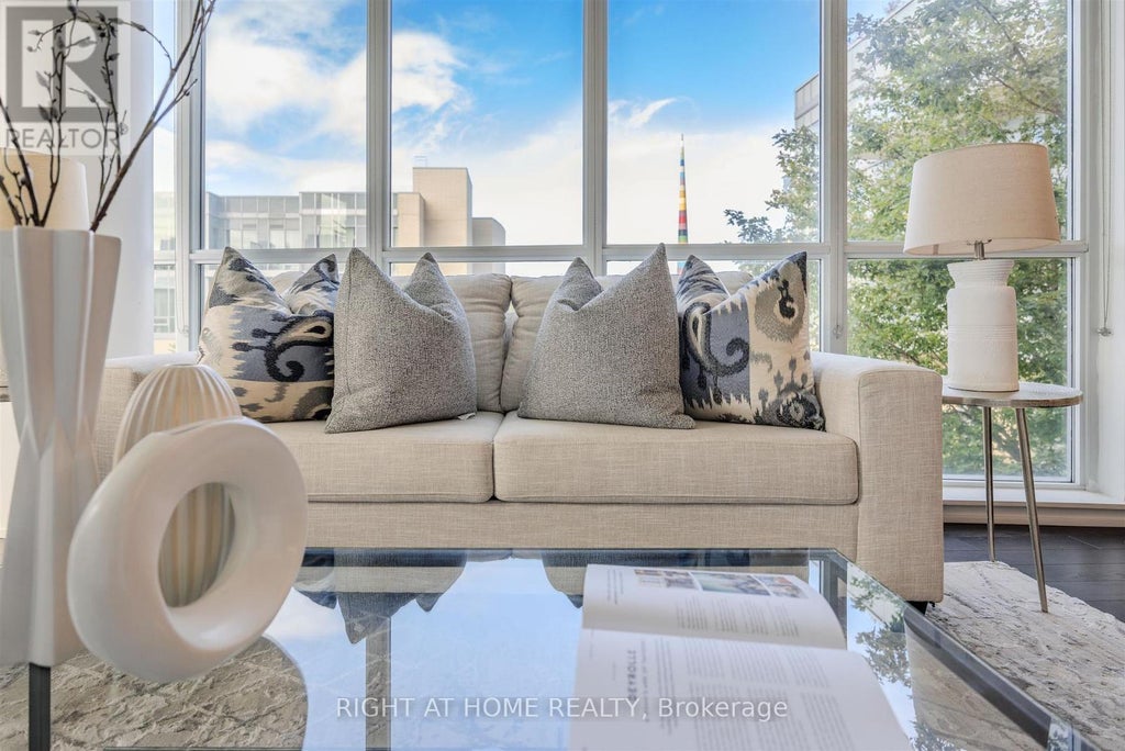 206 - 70 Forest Manor Road, Toronto (henry Farm)