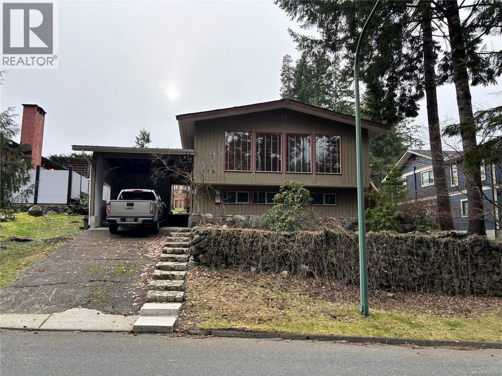 570 Eagle Crecent, Gold River