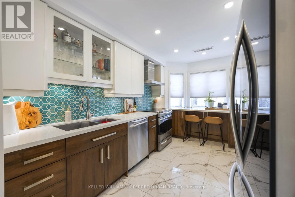 D - 921 Adelaide Street W, Toronto (niagara)