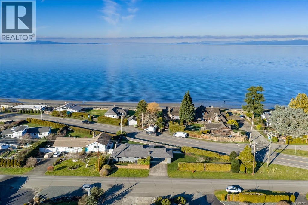 245 Elizabeth Avenue, Qualicum Beach