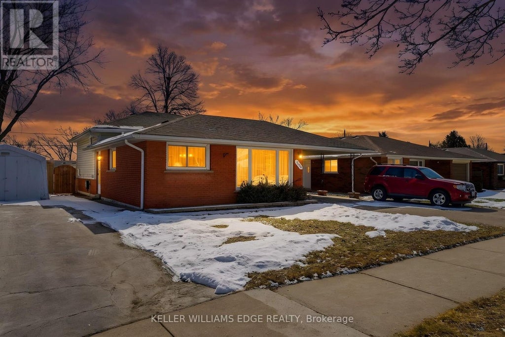 2426 Tait Avenue, Burlington (mountainside)