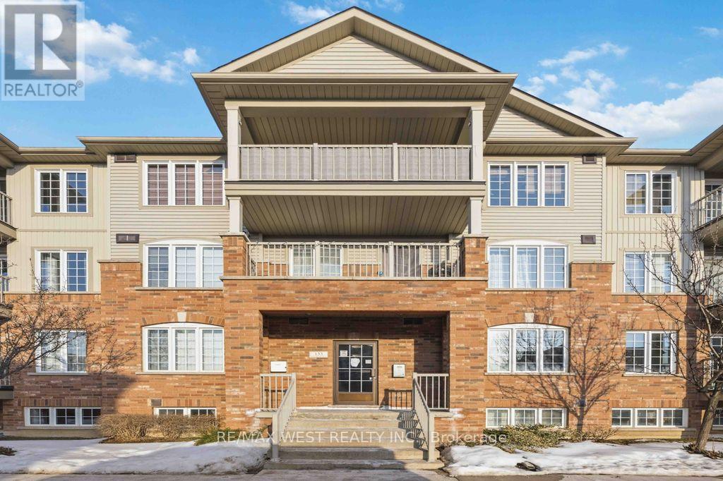 6 - 133 Isaac Devins Boulevard, Toronto (humberlea-Pelmo Park)