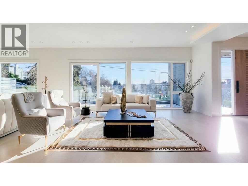 2141 Jefferson Avenue, West Vancouver