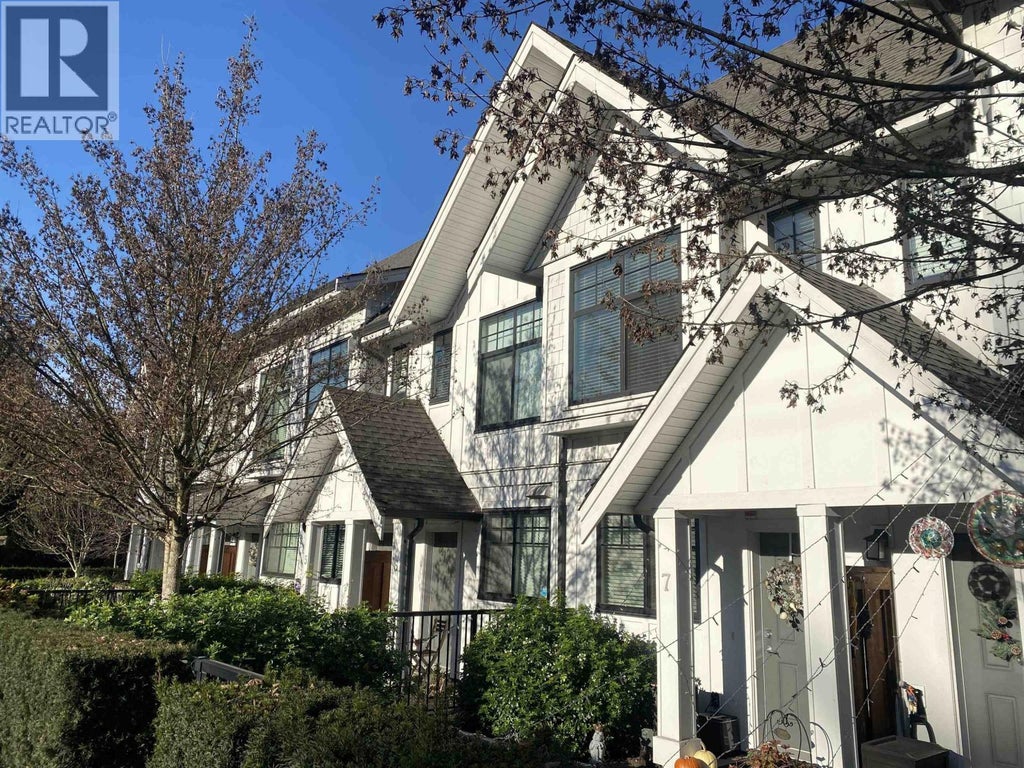 7 5122 Canada Way, Burnaby