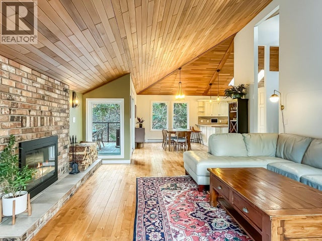 442 Clifton Road N, Kelowna