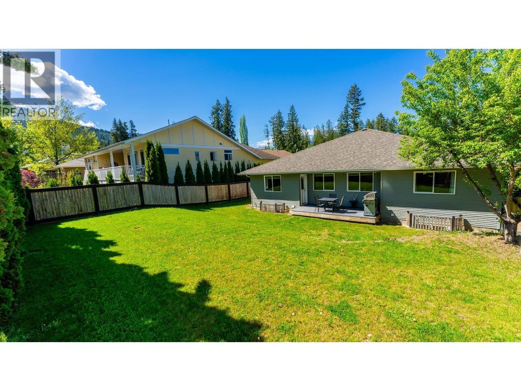 810 11 Street Se, Salmon Arm