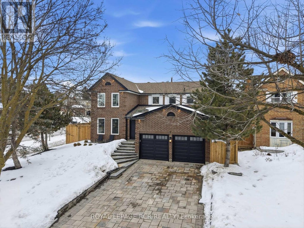 2 Meyer Circle, Markham (markham Village)