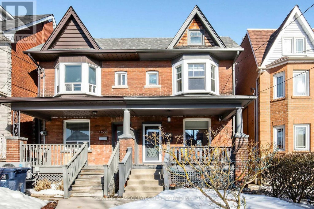 1029 Street Clarens Avenue, Toronto (corso Italia-Davenport)