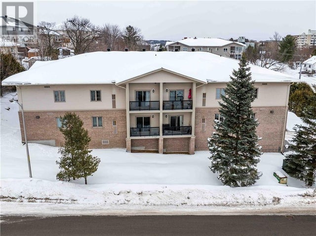 238 Caswell Drive Unit# 104, Sudbury