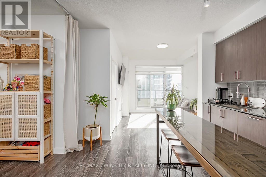 1808 - 4085 Parkside Village Drive, Mississauga (creditview)