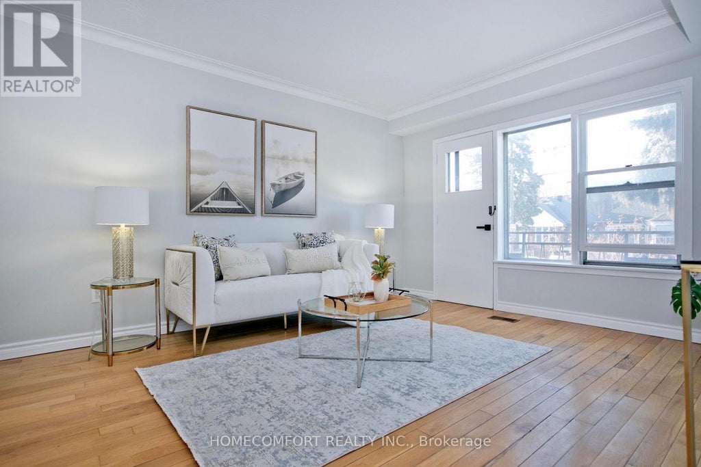 55 Lanark Avenue, Toronto (oakwood Village)