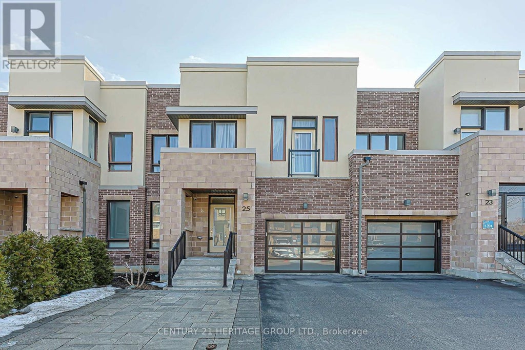 25 Helliwell Crescent, Richmond Hill (oak Ridges Lake Wilcox)