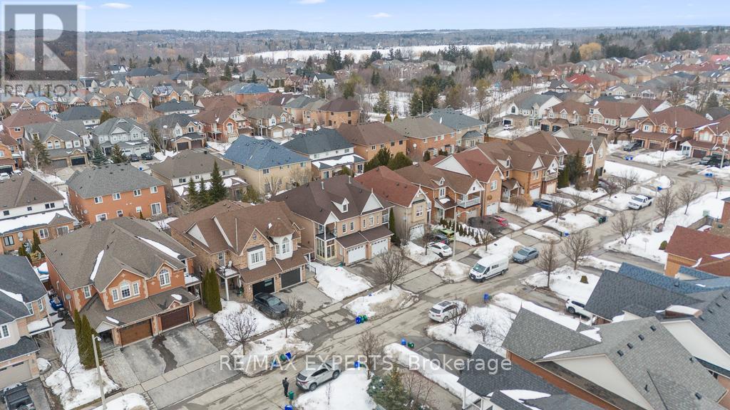 62 Colonial Crescent, Richmond Hill (oak Ridges Lake Wilcox)