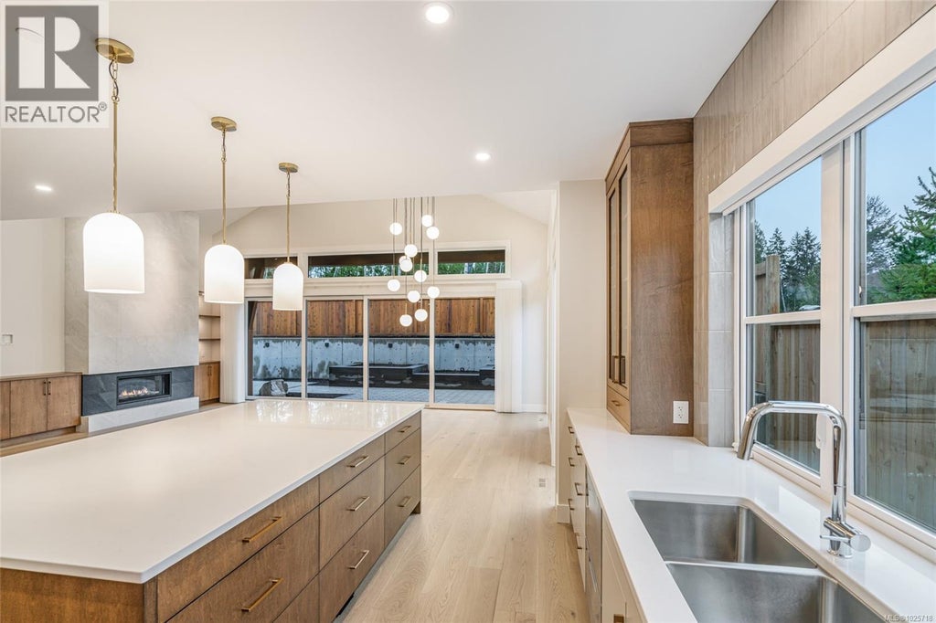 970 Flagstick Road, Qualicum Beach