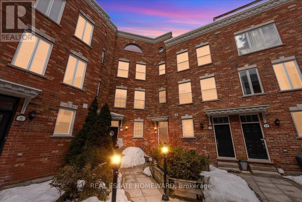 14 Fairhead Mews, Toronto (east End-Danforth)