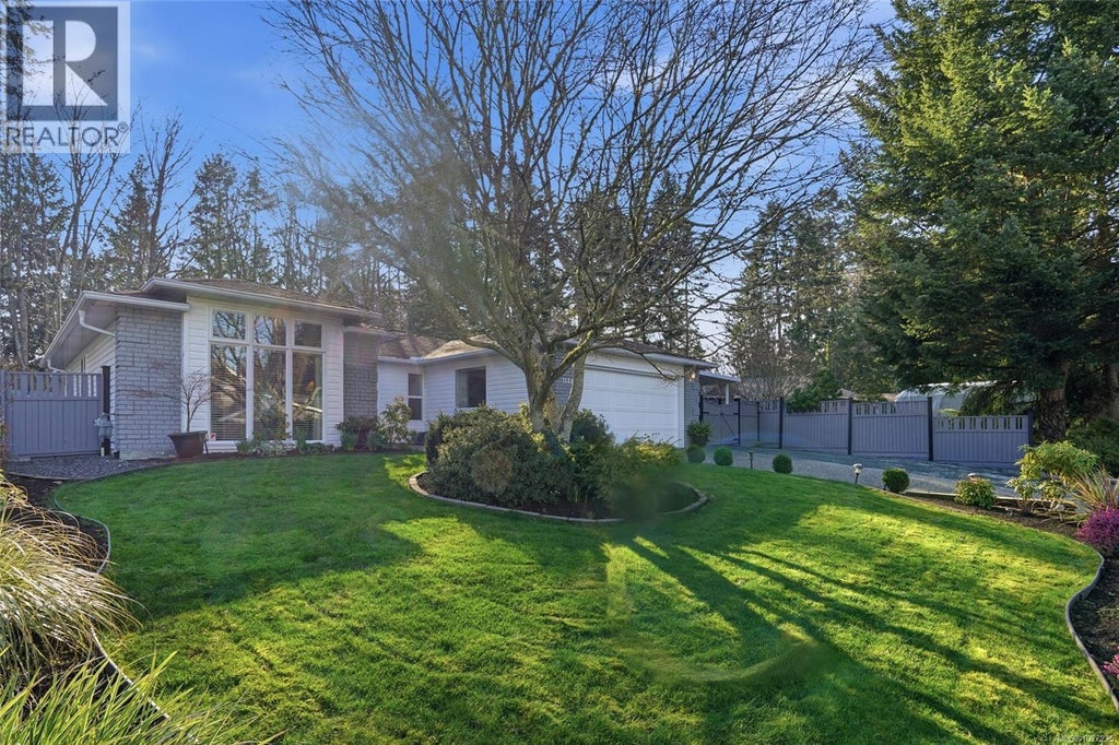 1148 Clubhouse Drive, Qualicum Beach