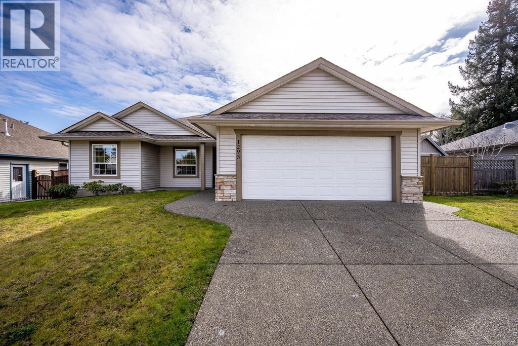 1295 Noel Avenue, Comox