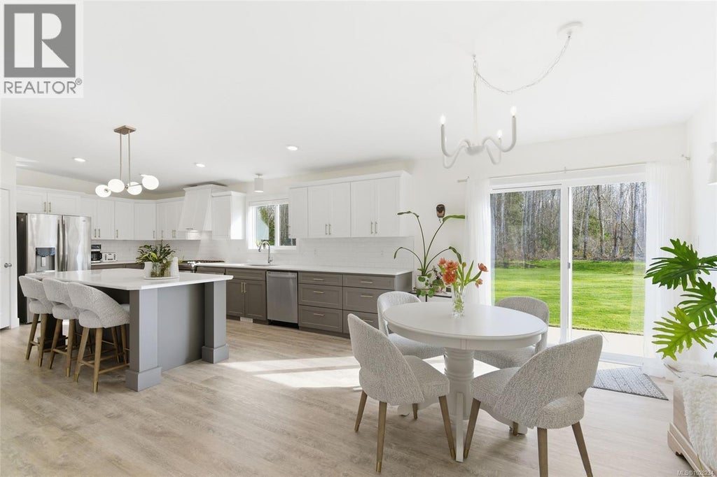 690 Gilbert Road, Qualicum Beach