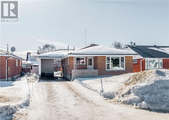 33 Oakwood Avenue, Capreol