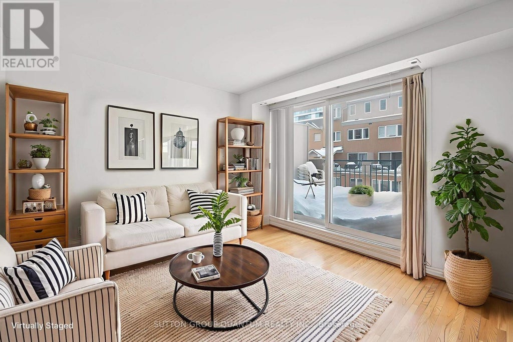 7 - 119 Omni Drive, Toronto (bendale)