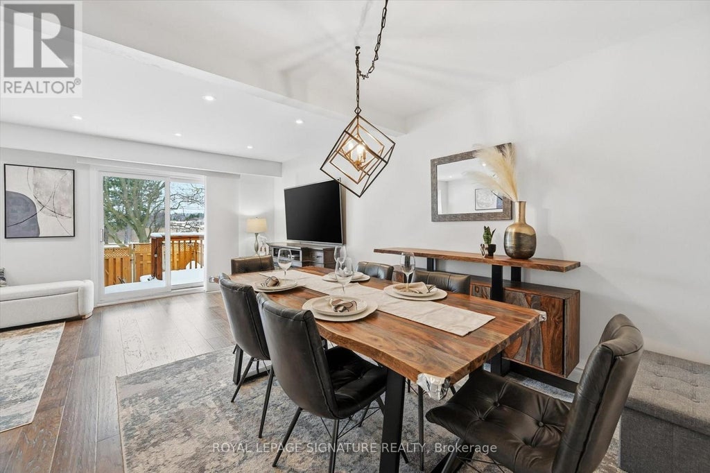 20 - 2221 Mountain Grove Avenue, Burlington (mountainside)