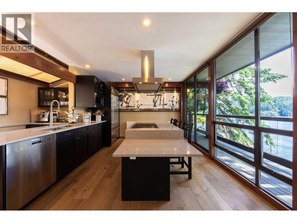 4885 Cove Cliff Place, North Vancouver