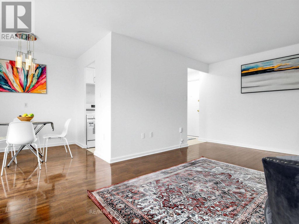 407 - 8 Kingsbridge Court, Toronto (westminster-Branson)