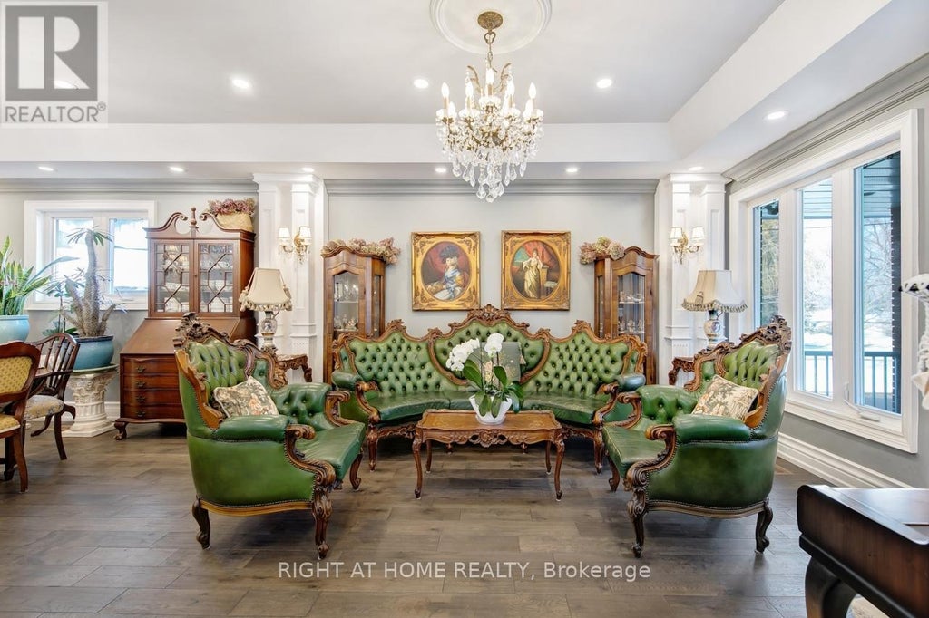 397 Maple Leaf Drive, Toronto (maple Leaf)