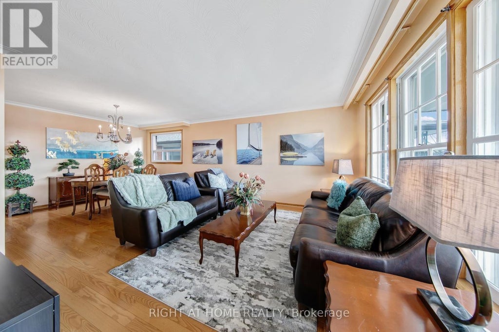 234 Maple Leaf Drive, Toronto (rustic)